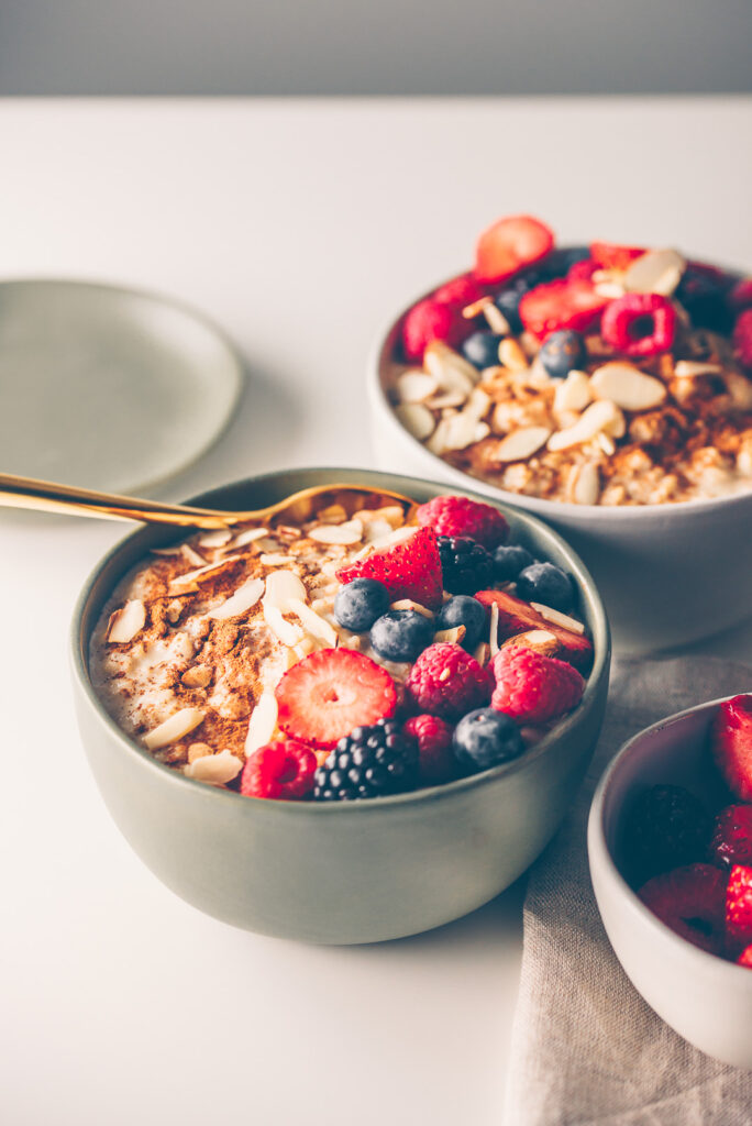 Creamy Oatmeal and Berries | Mash & Spread