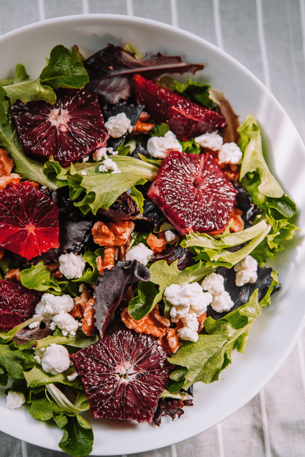 Seasonal winter citrus idea with a blood orange recipe in a healthy and filling salad and flavorful and light vinaigrette. #bloodoranges #wintercitrus #recipe