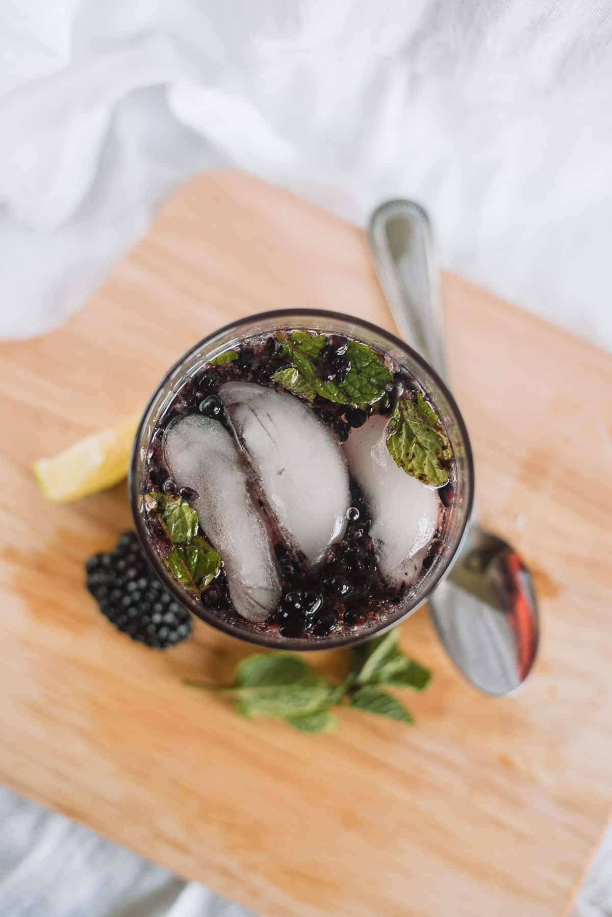 Blackberry Mint Mocktail in a drinking glass